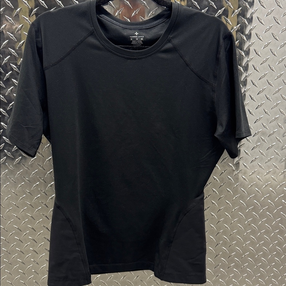 Like new!!! Tommie Copper Men's Back Compression Shirt, XL